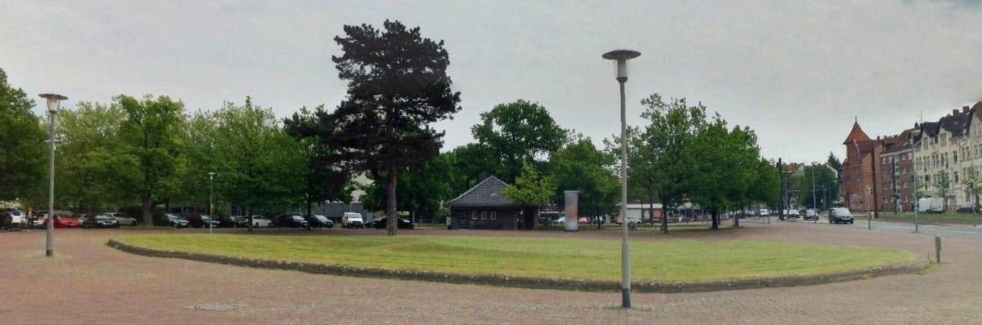 Klappe am Stadtfriedhof Stöcken