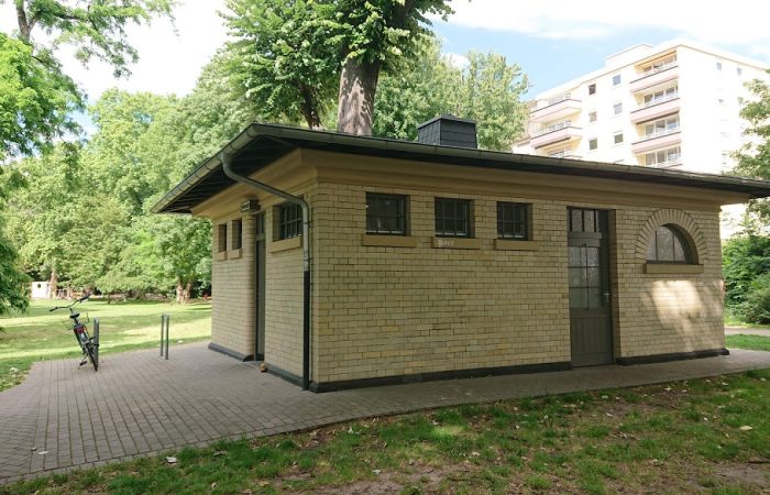 Historisches Toilettenhaus