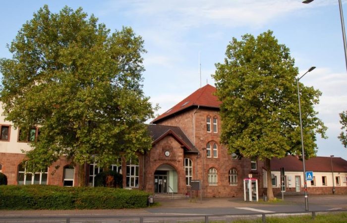 Klappe am Bahnhof Dillingen