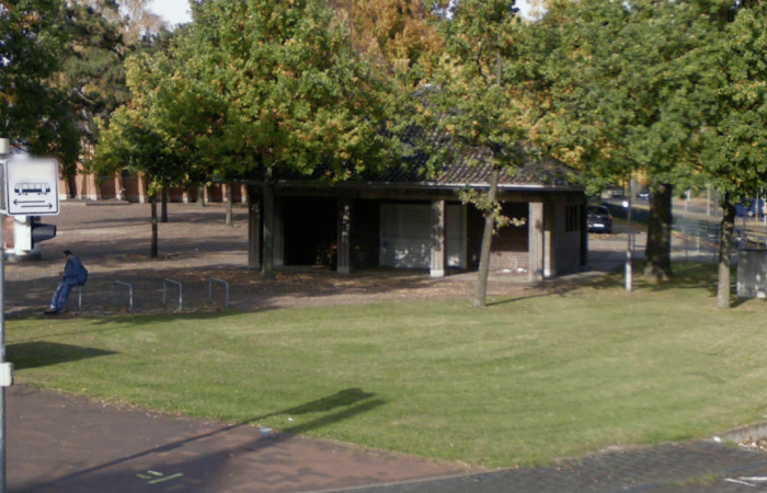 Klappe am Stadtfriedhof Stöcken