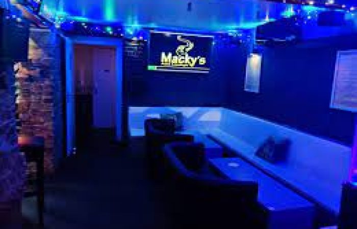 Macky’s Asia Lounge